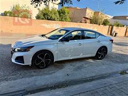 نيسان ألتيما